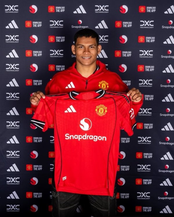 Manchester United U21 coach: Diego Leon has shown good potential and we will let him play the full game as soon as possible